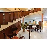 OYO 90985 Hotel Alhakim Syariah