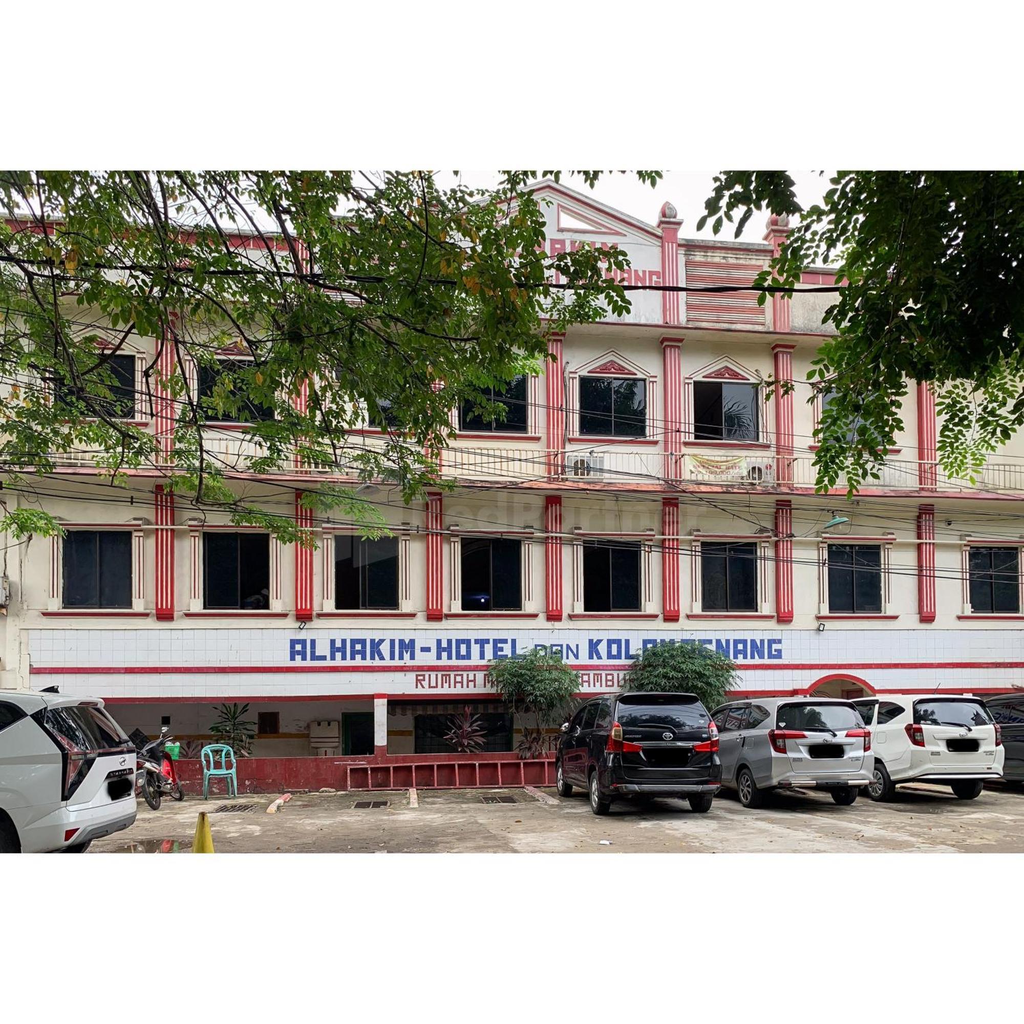 Hotel Oyo 90985 Alhakim Syariah Bekasi