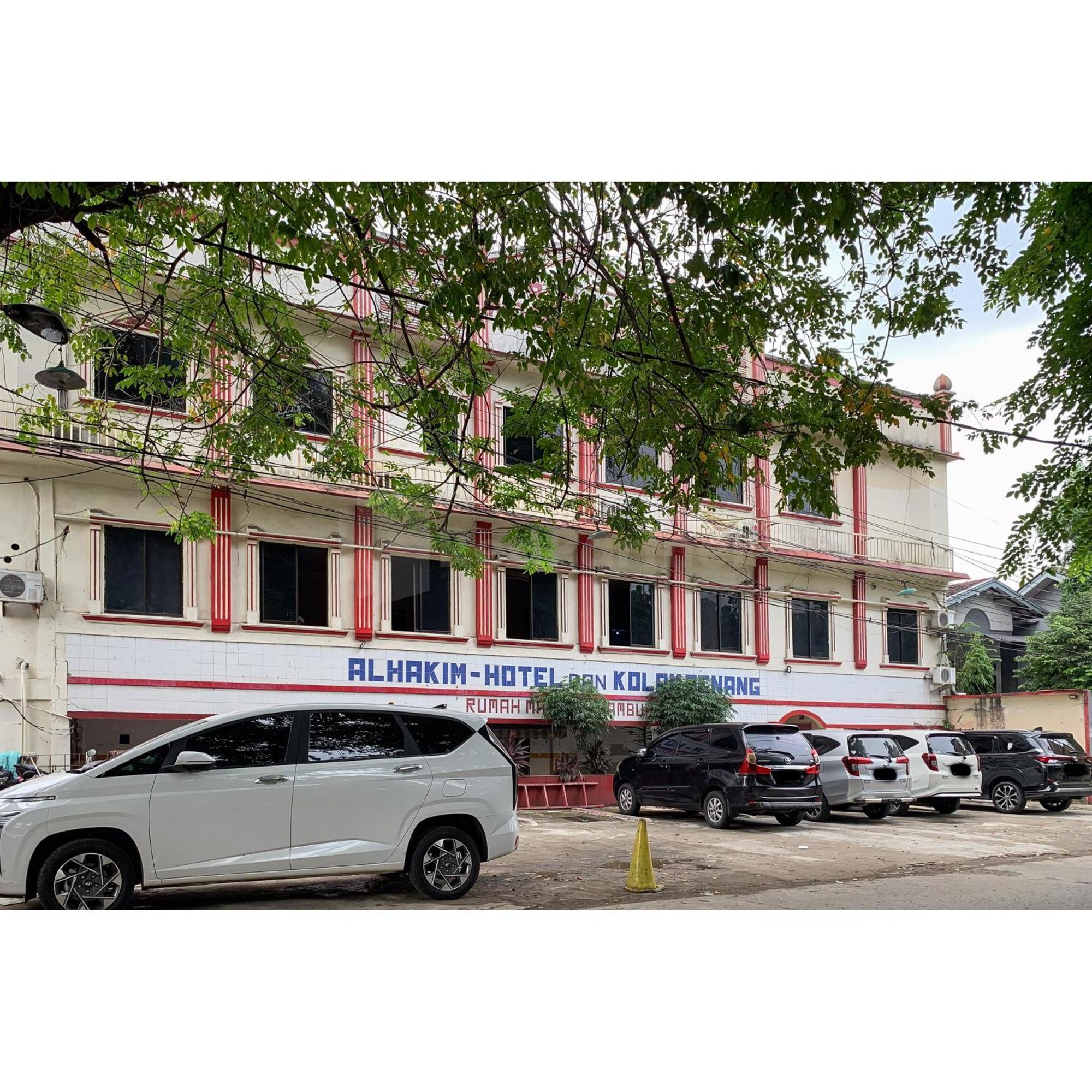 Oyo 90985 Alhakim Syariah Hotel